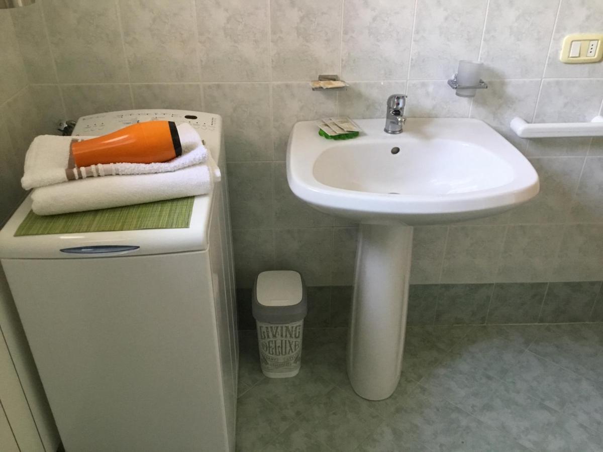 Apartament Irina'S House With View On Like And Swimming Pool Riva di Solto Zewnętrze zdjęcie