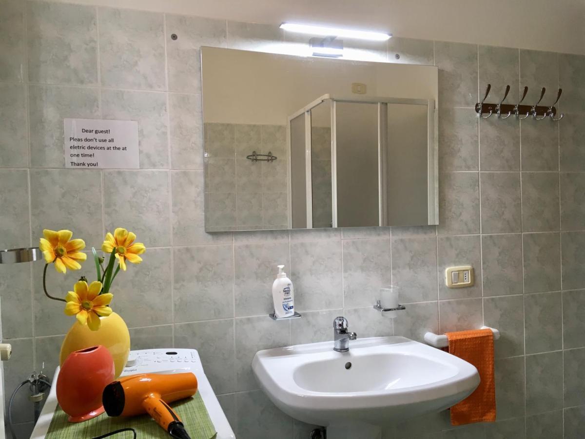 Apartament Irina'S House With View On Like And Swimming Pool Riva di Solto Zewnętrze zdjęcie