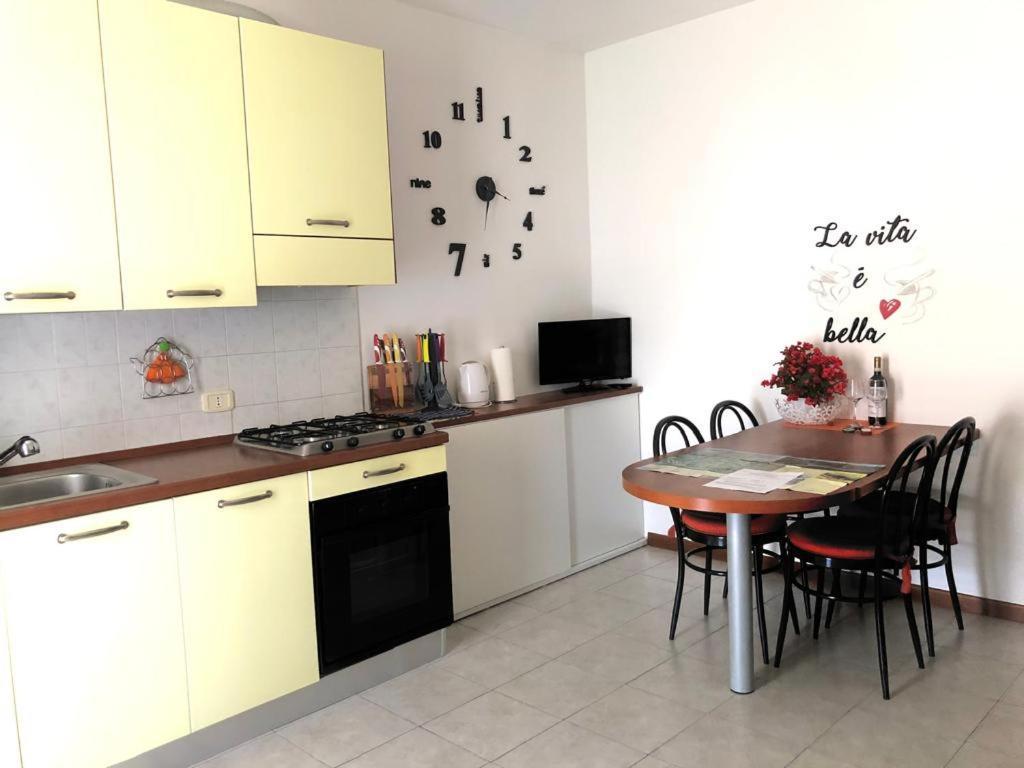 Apartament Irina'S House With View On Like And Swimming Pool Riva di Solto Zewnętrze zdjęcie